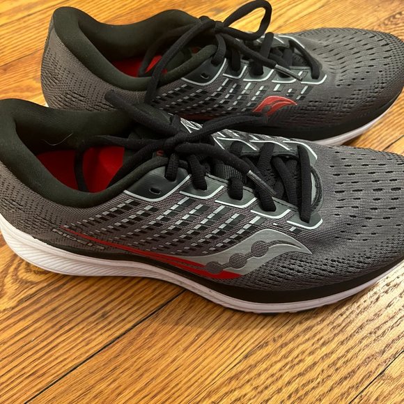 Men's Saucony Ride 13, Size 9 - Picture 3 of 6